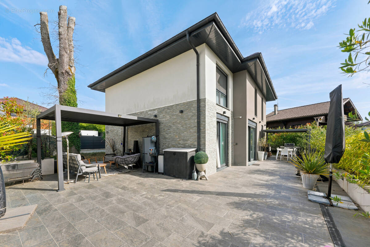 Maison à PREVESSIN-MOENS