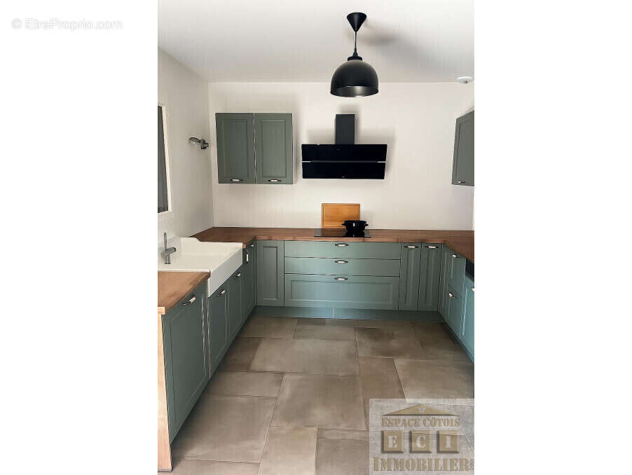 Maison à SAINT-SIMEON-DE-BRESSIEUX