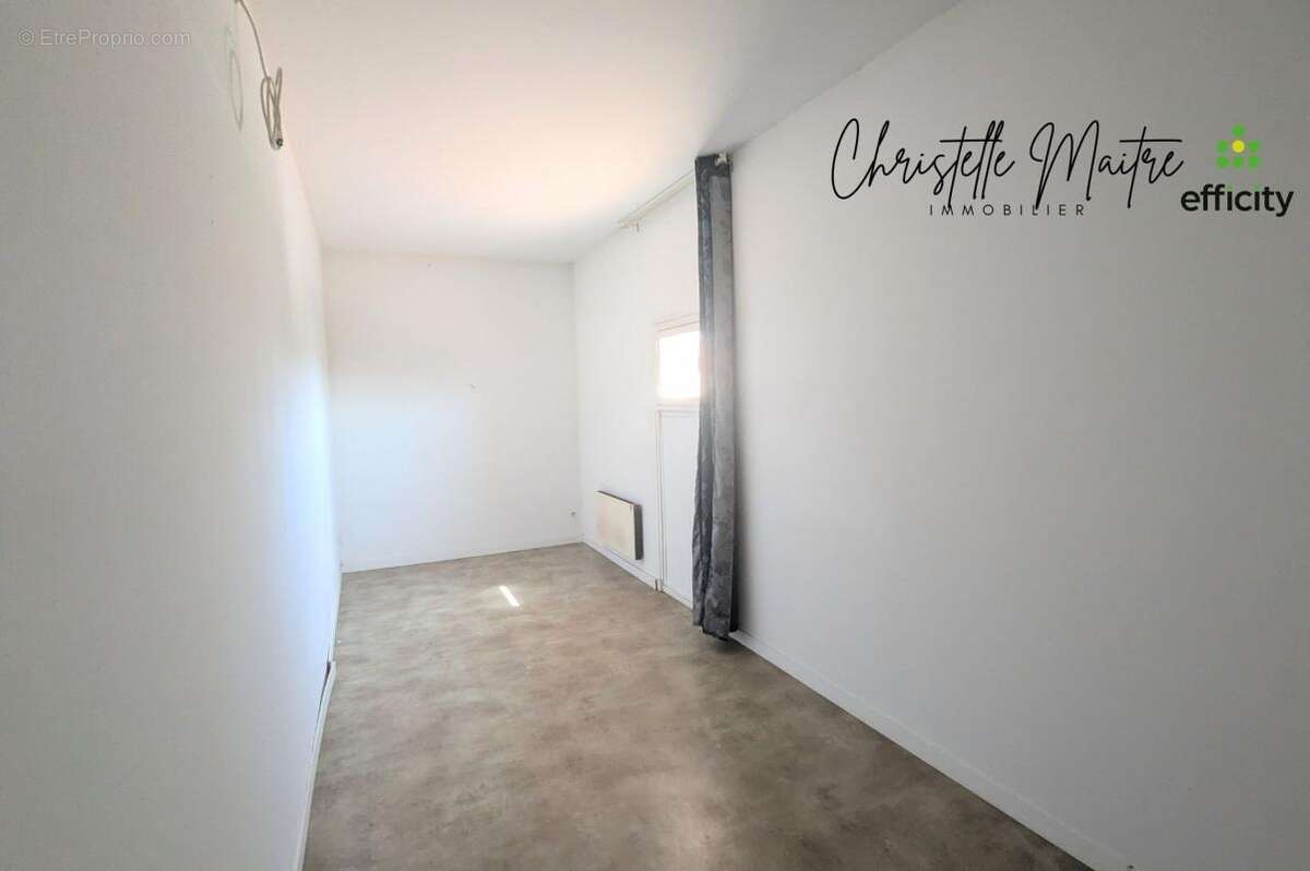 Maison 277 m² à Saint-Martin-De-Crau  - photo 13
