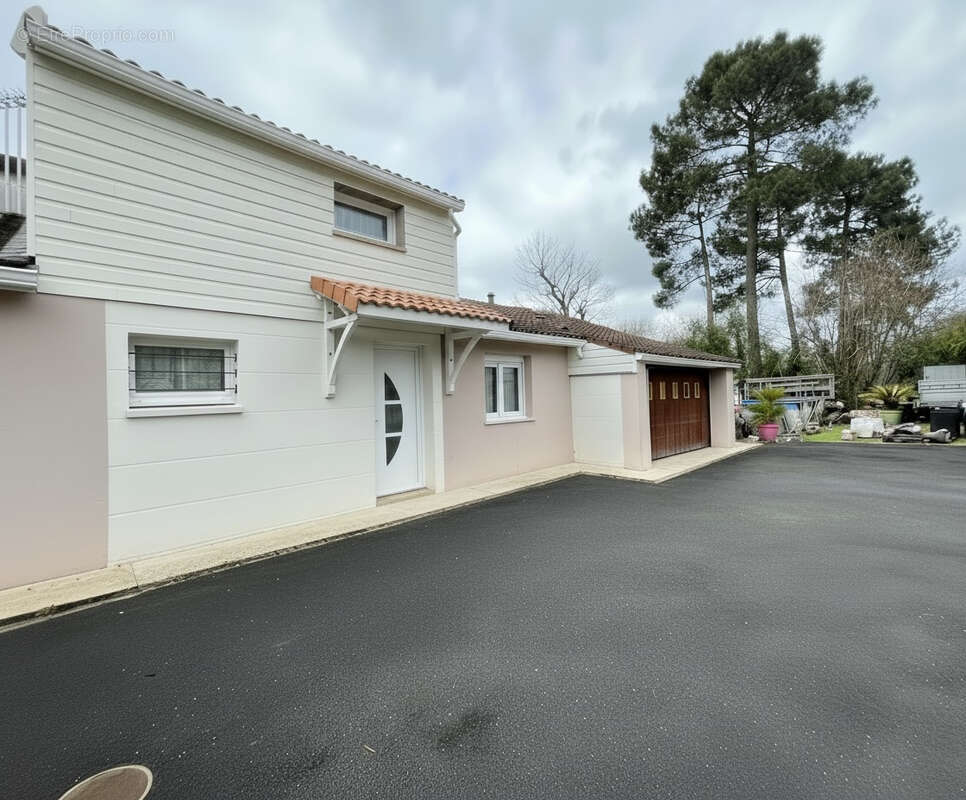 Maison à CANEJAN