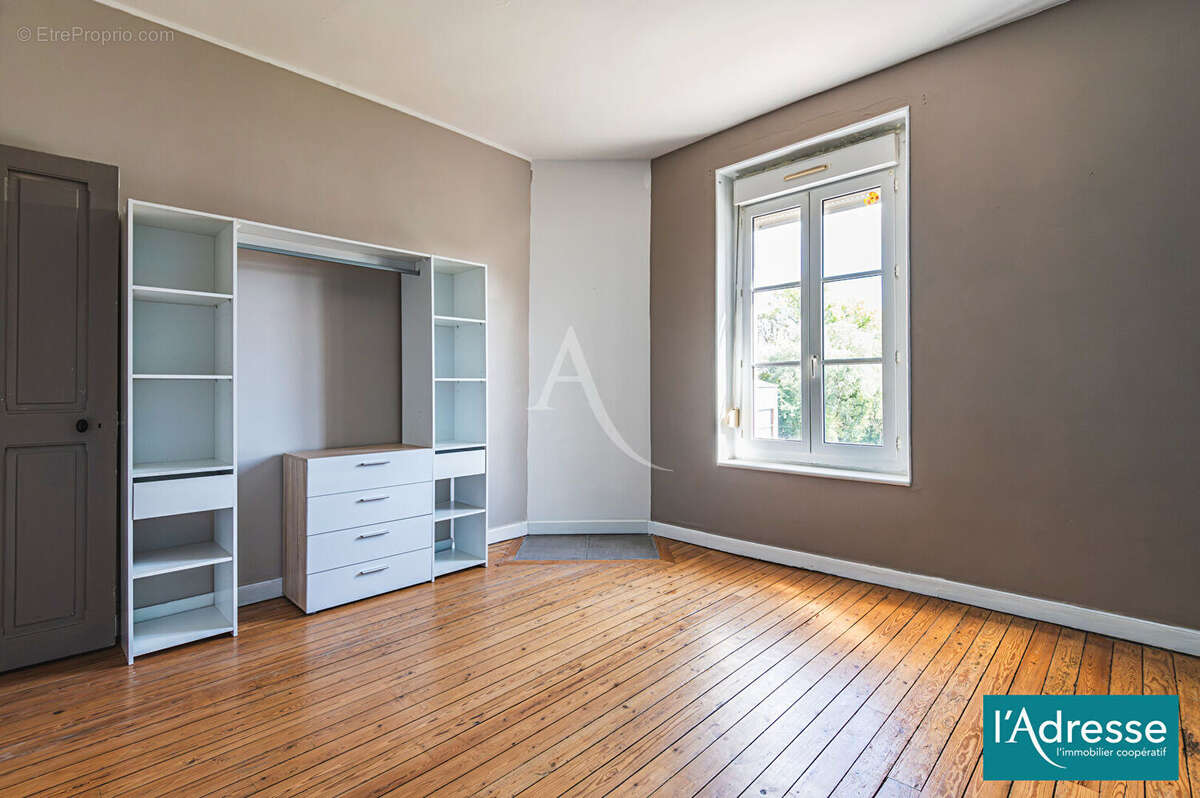 Appartement à NEUFCHATEL-SUR-AISNE