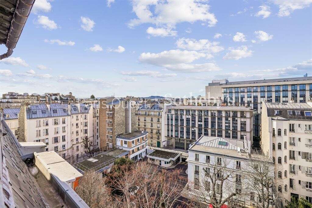 Appartement à NEUILLY-SUR-SEINE