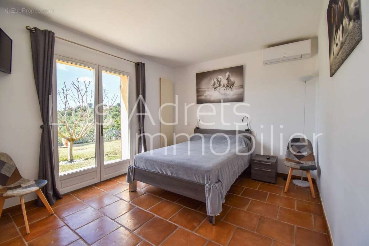 Maison à LES ADRETS-DE-L&#039;ESTEREL