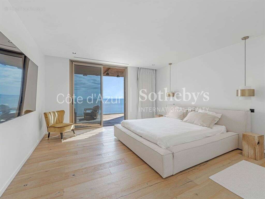 Maison à LES ISSAMBRES