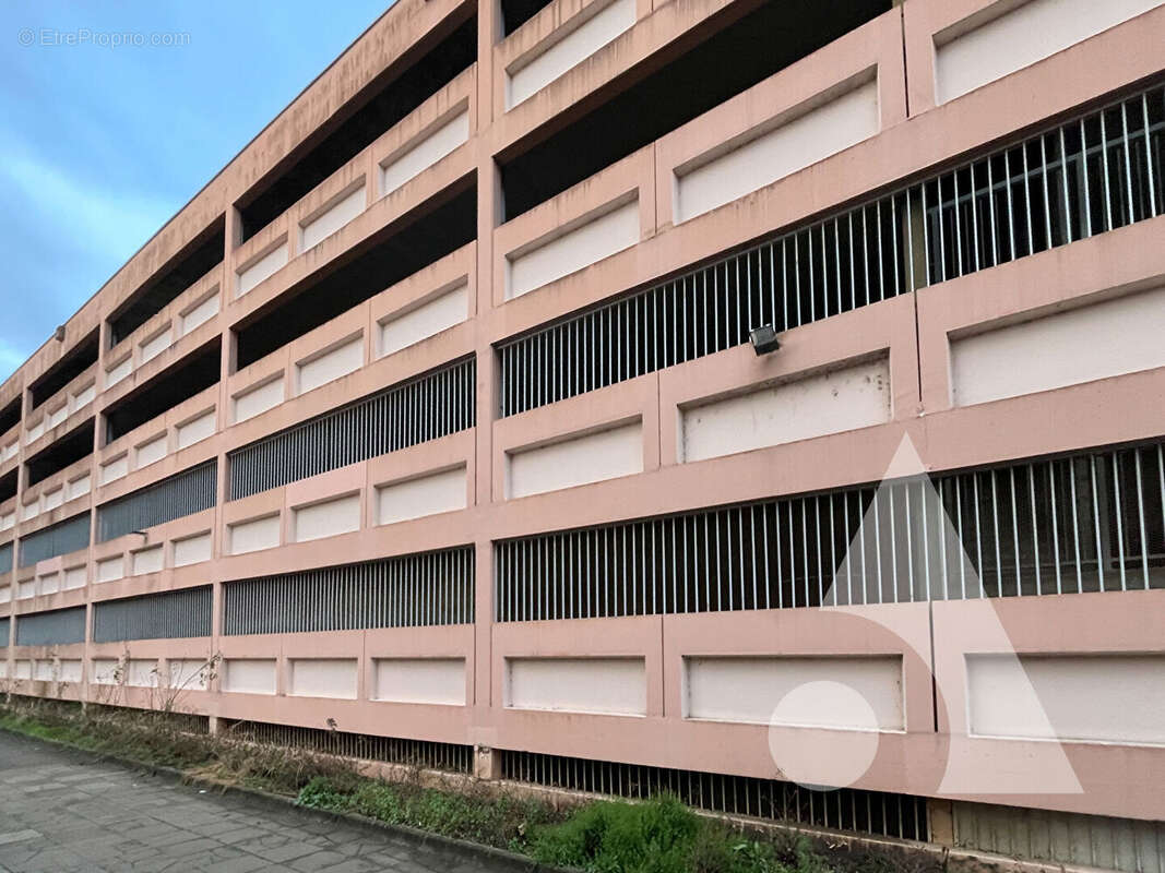 Parking à EVRY