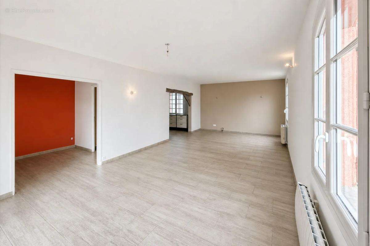 Maison à LAPALUD