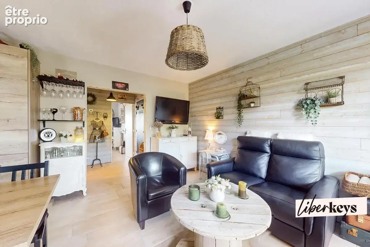 Rare à Tremblay-en-France – F2 de 48,89 m² entièrement rénové, dernier étage avec balcon et vue sur les arbres - photo 8
