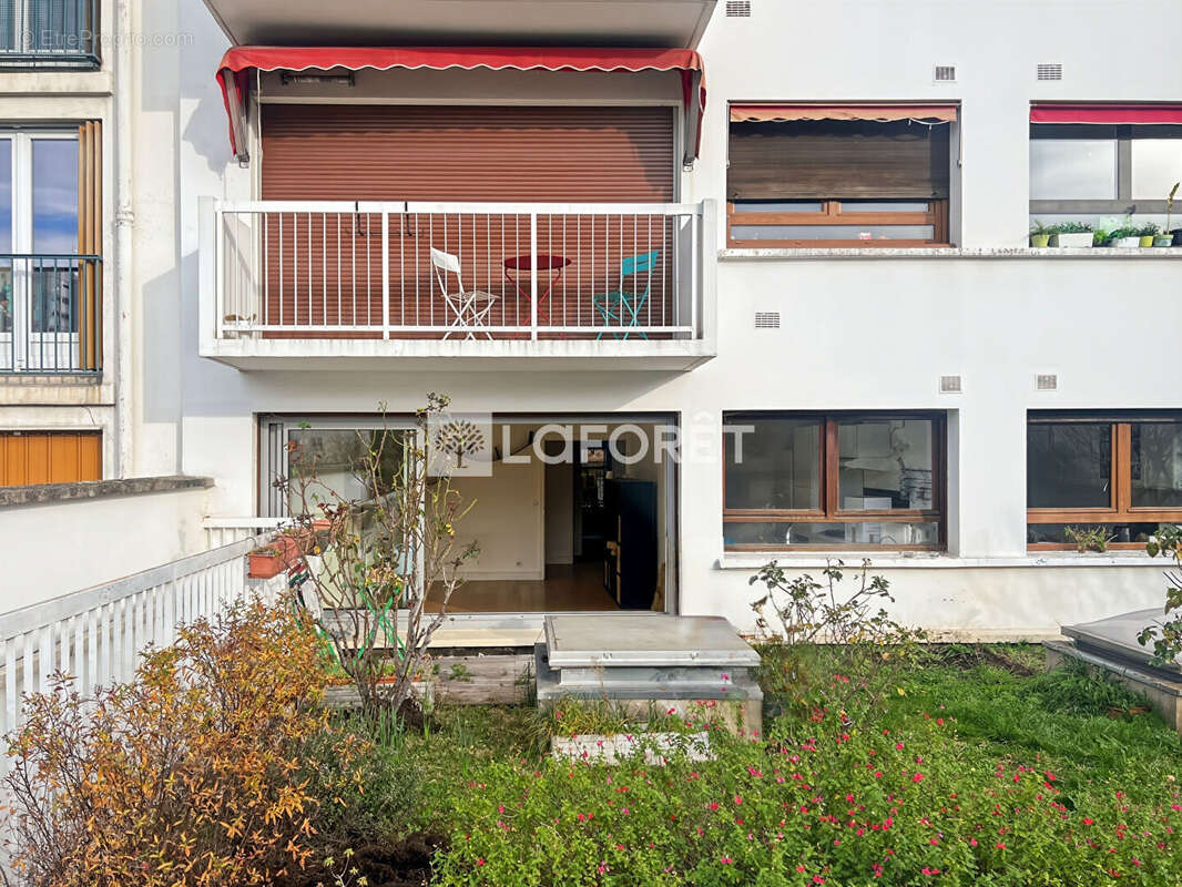 Appartement à PARIS-15E