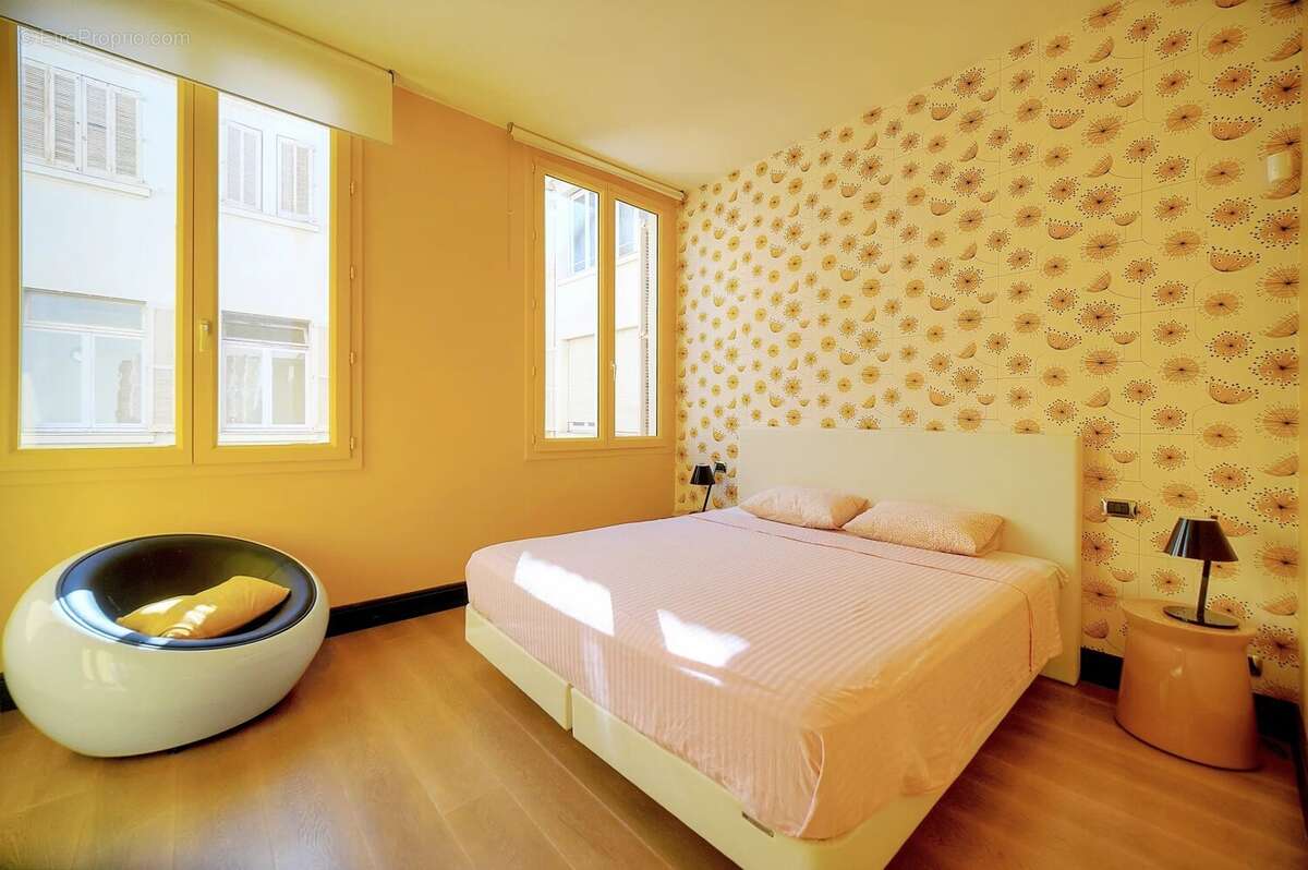 4 pièces rénové – Immeuble Bourgeois Cannes Centre – Prestations luxueuses - photo 18