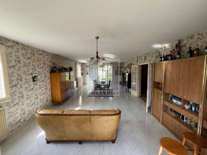 Maison à VERNOU-LA-CELLE-SUR-SEINE