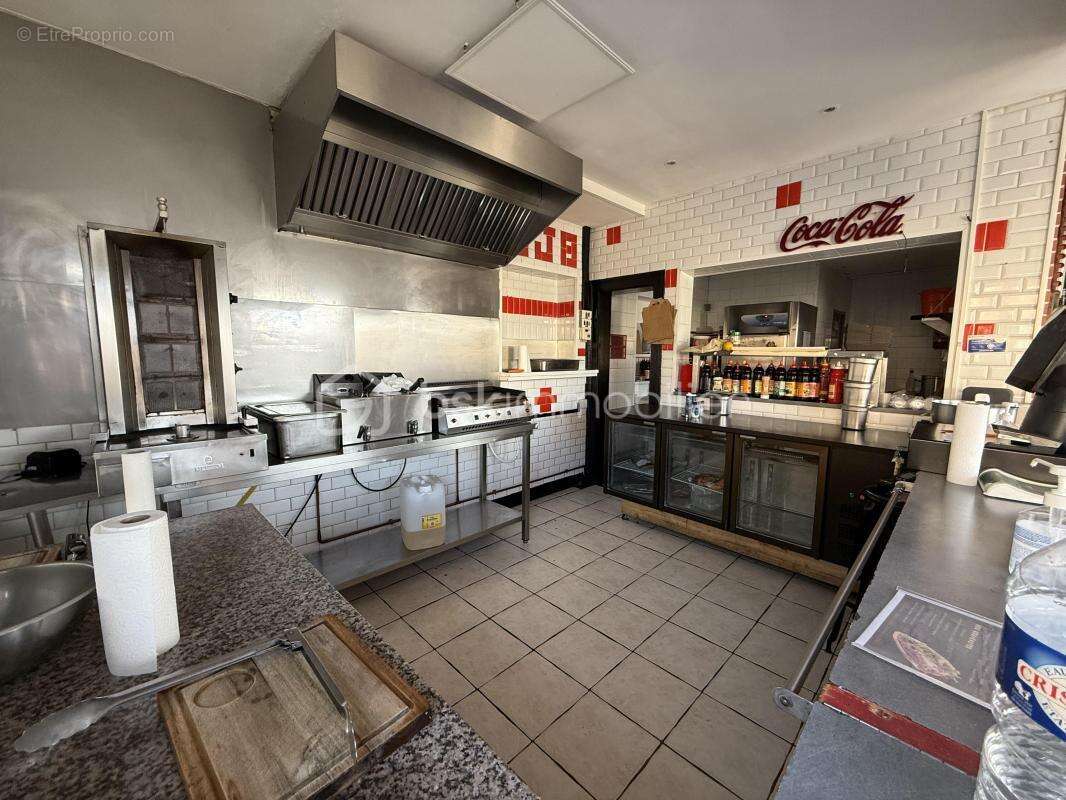 Commerce à LE TRAIT