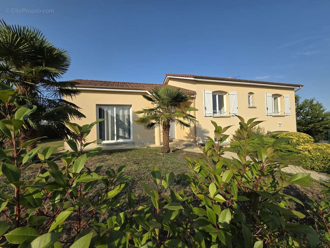 Maison à LE PALAIS-SUR-VIENNE