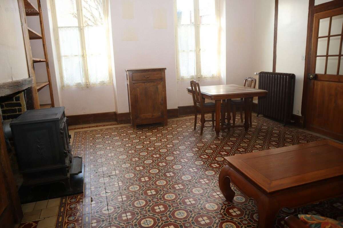 Maison 304 m² à Chateau-Renard  - photo 2
