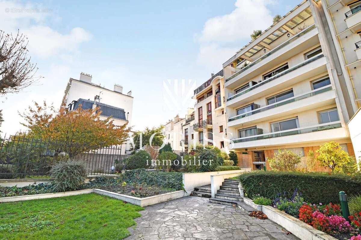 Appartement à CHARENTON-LE-PONT