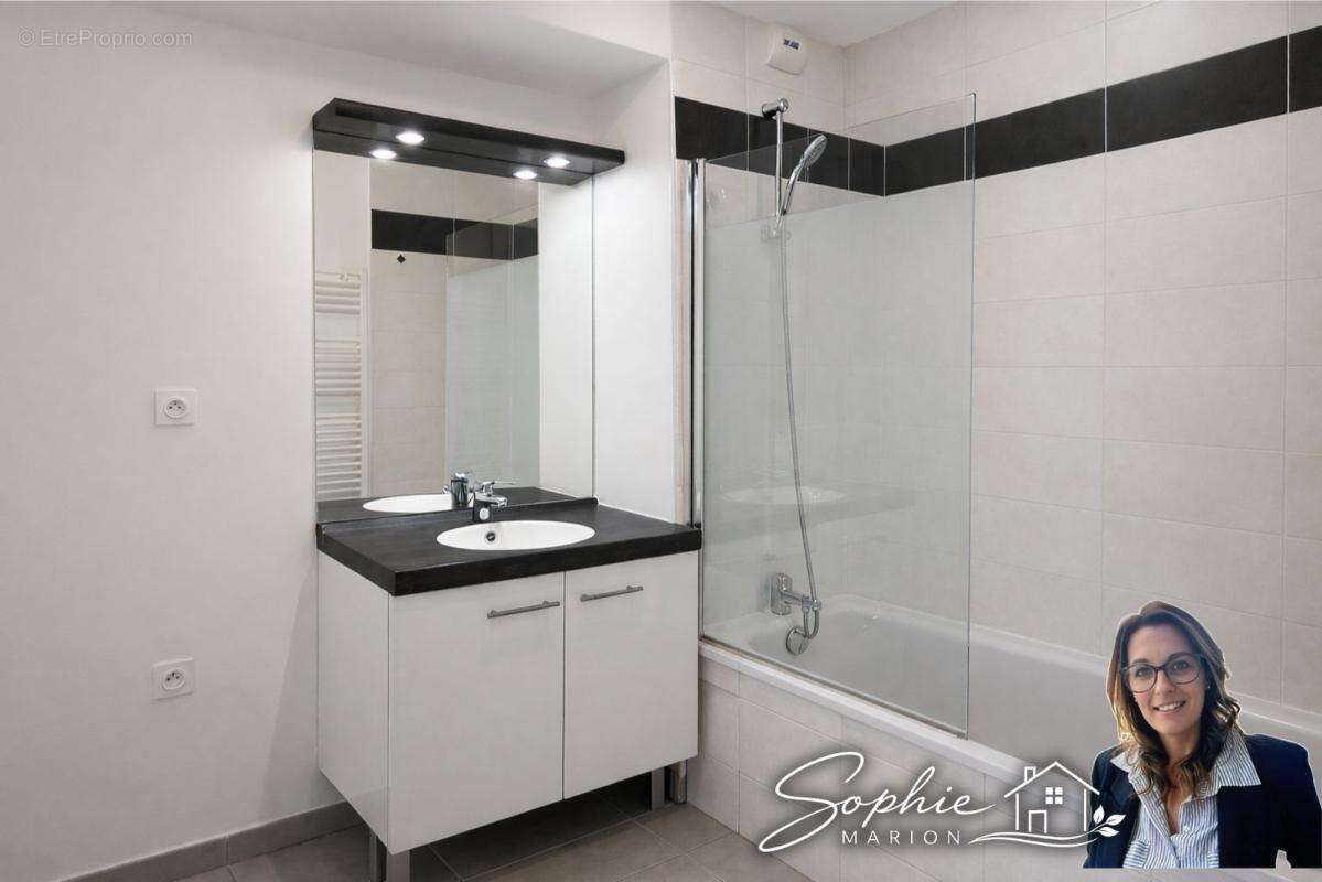 Appartement à PIERRE-BENITE