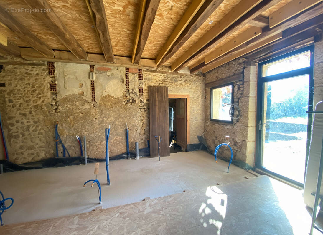 Maison à VEYRINES-DE-VERGT