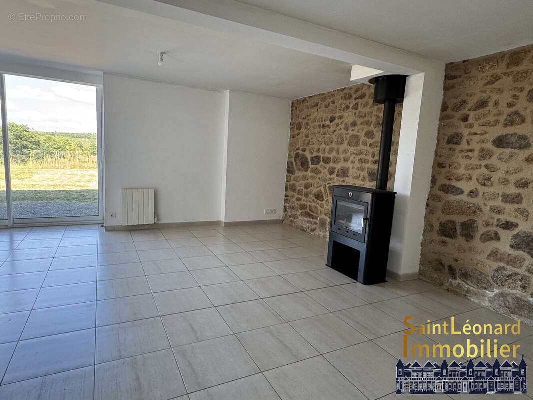 Maison 95 m² à Fougeres  - photo 8