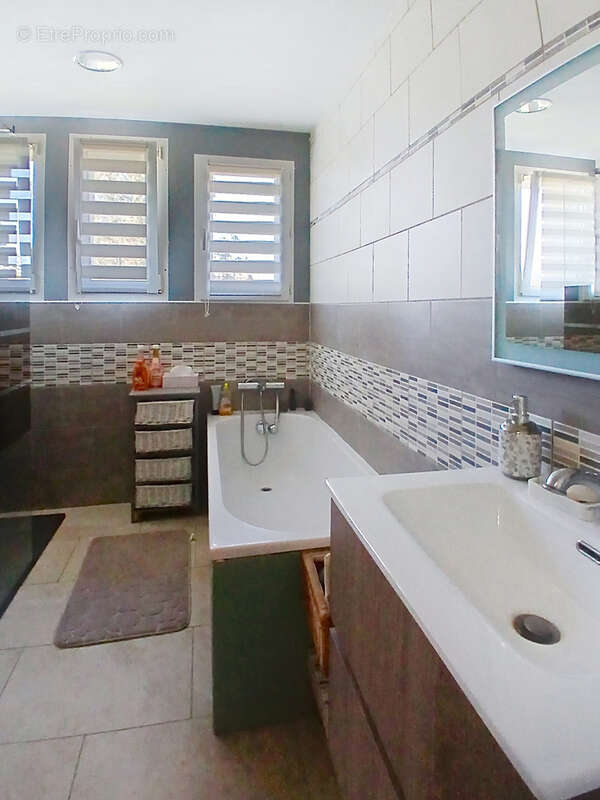 Maison à L&#039;ISLE-SUR-LE-DOUBS