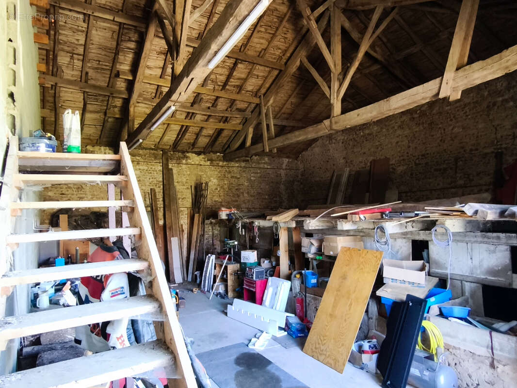 Maison à LA CHAPELLE-BATON