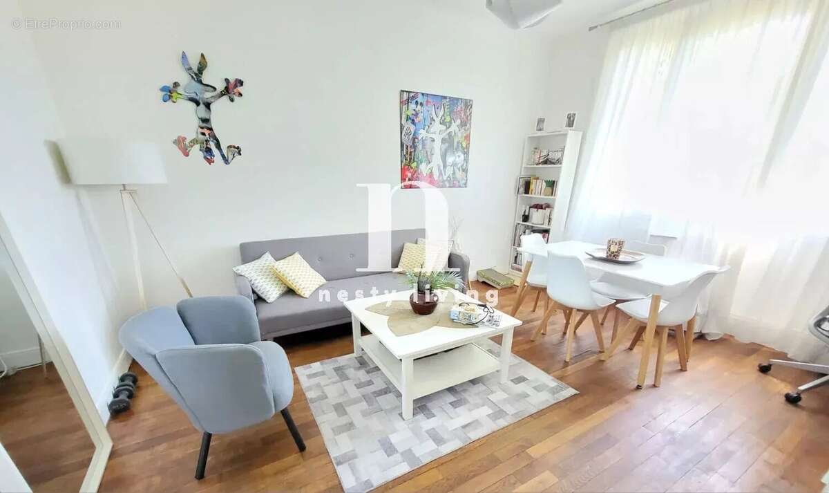 Appartement à SURESNES