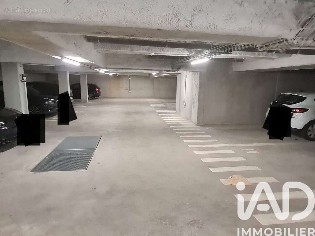 Photo 2 - Parking à LILLE