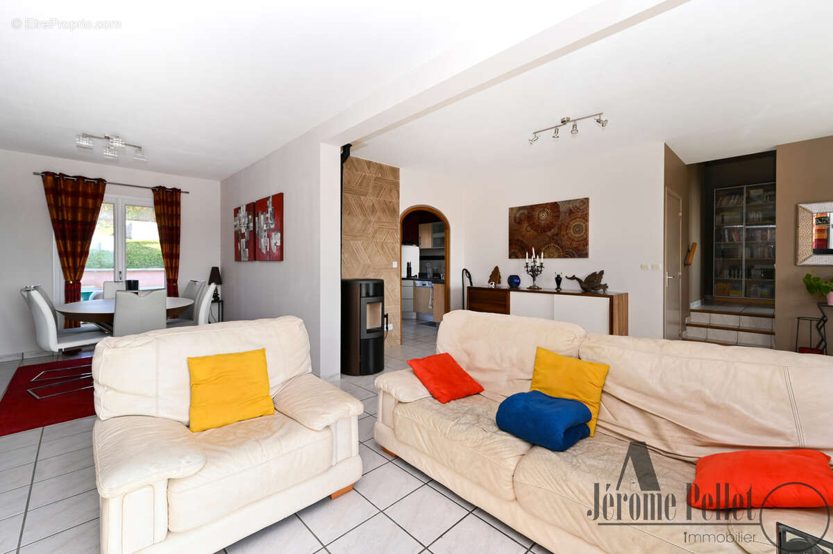 Maison à COMMUNAY