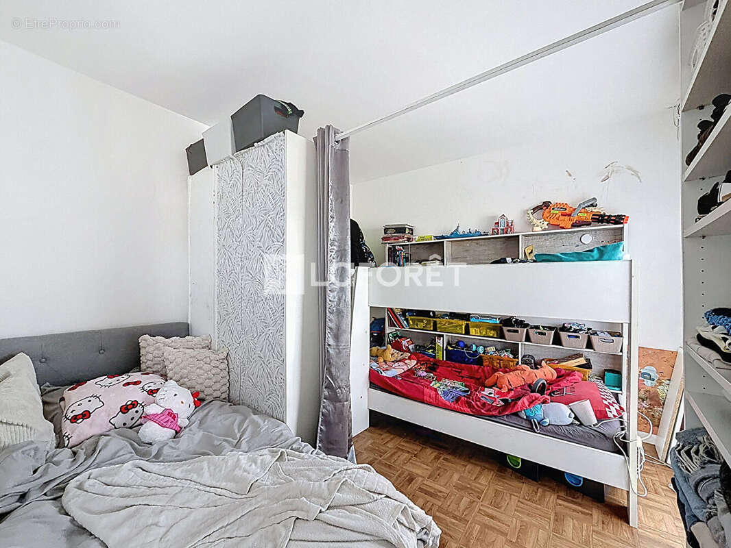 Appartement à LE PLESSIS-ROBINSON