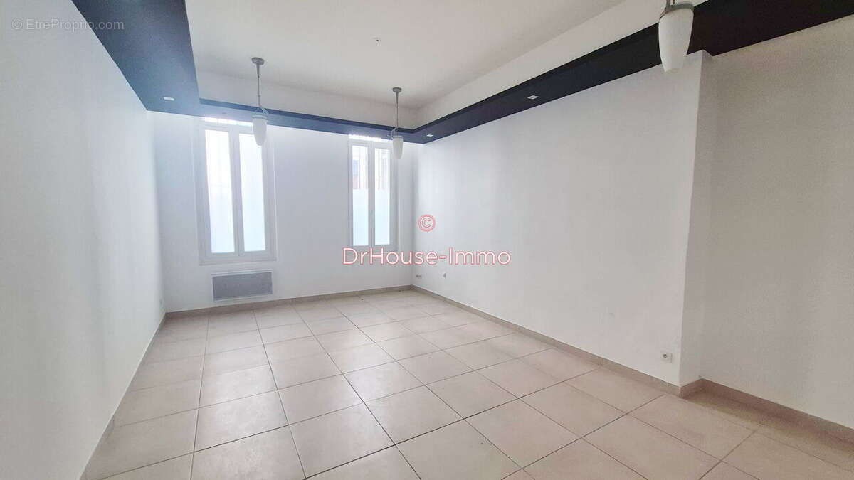 Appartement à MARSEILLE-1E
