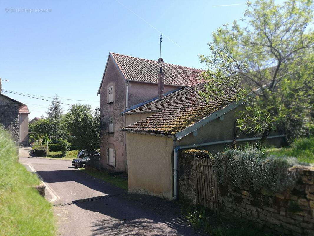 Maison à ANCHENONCOURT-ET-CHAZEL