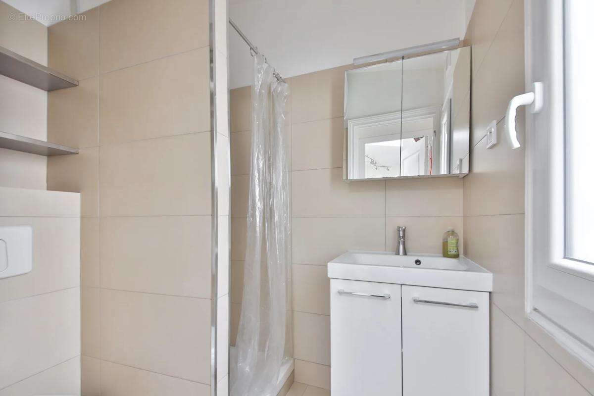 Appartement à PARIS-7E