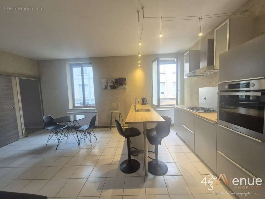 Appartement à SAINT-ETIENNE