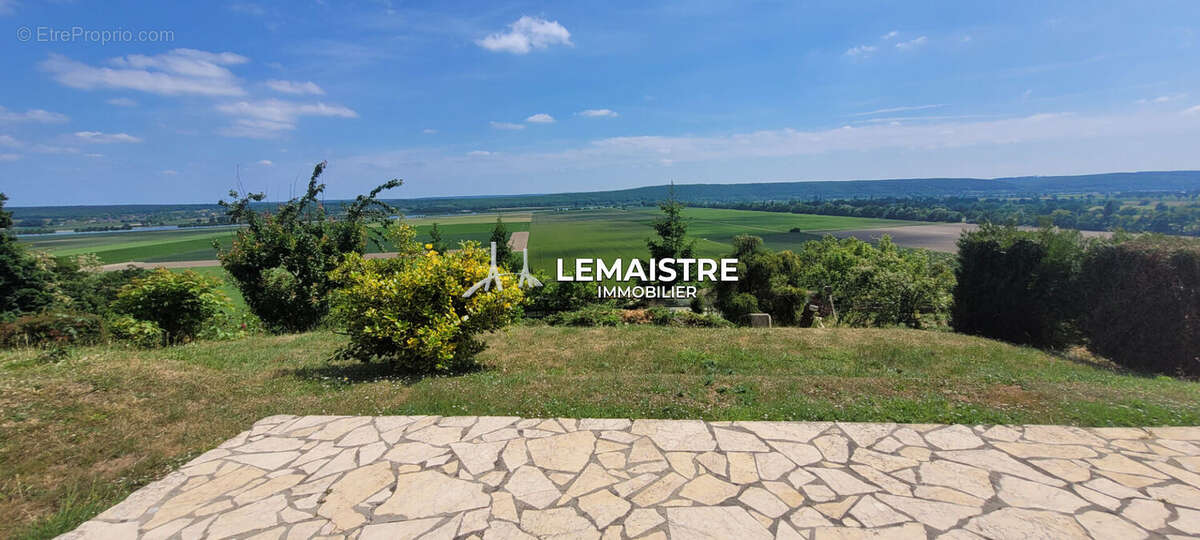 Maison d'architecte à vendre - 160 m² - 5 chambres - Sous-sol complet - Terrain de 2 000 m² - Vue panoramique - photo 8
