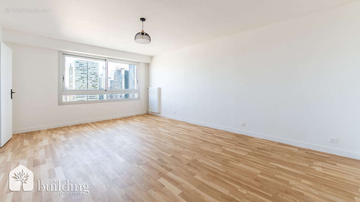 Appartement à COURBEVOIE