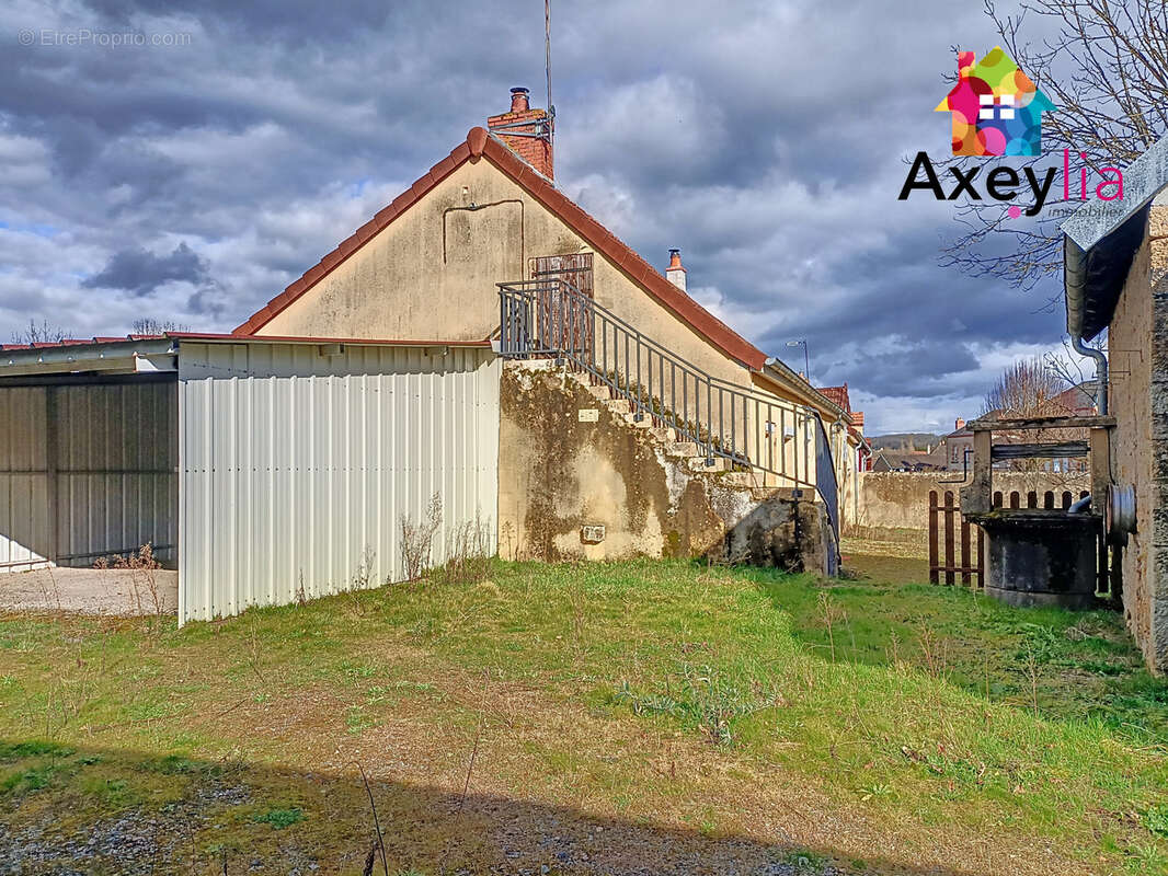 Maison à RIGNY-SUR-ARROUX