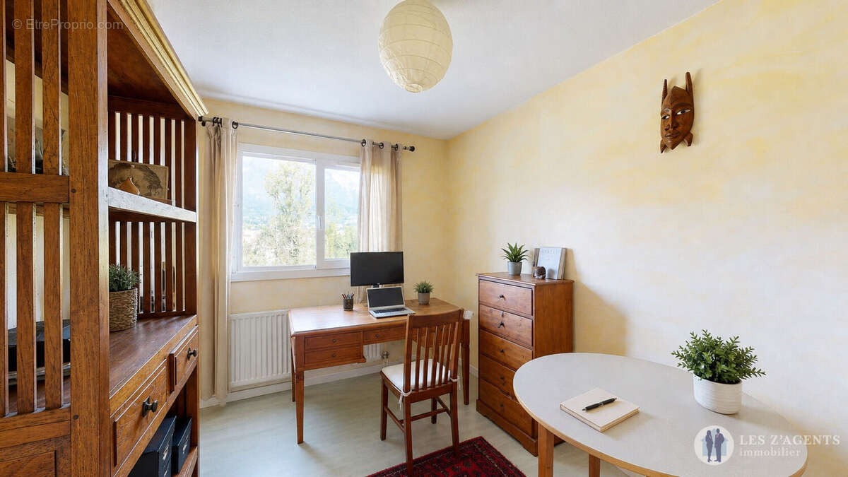 Appartement à SAINT-MARTIN-D'HERES