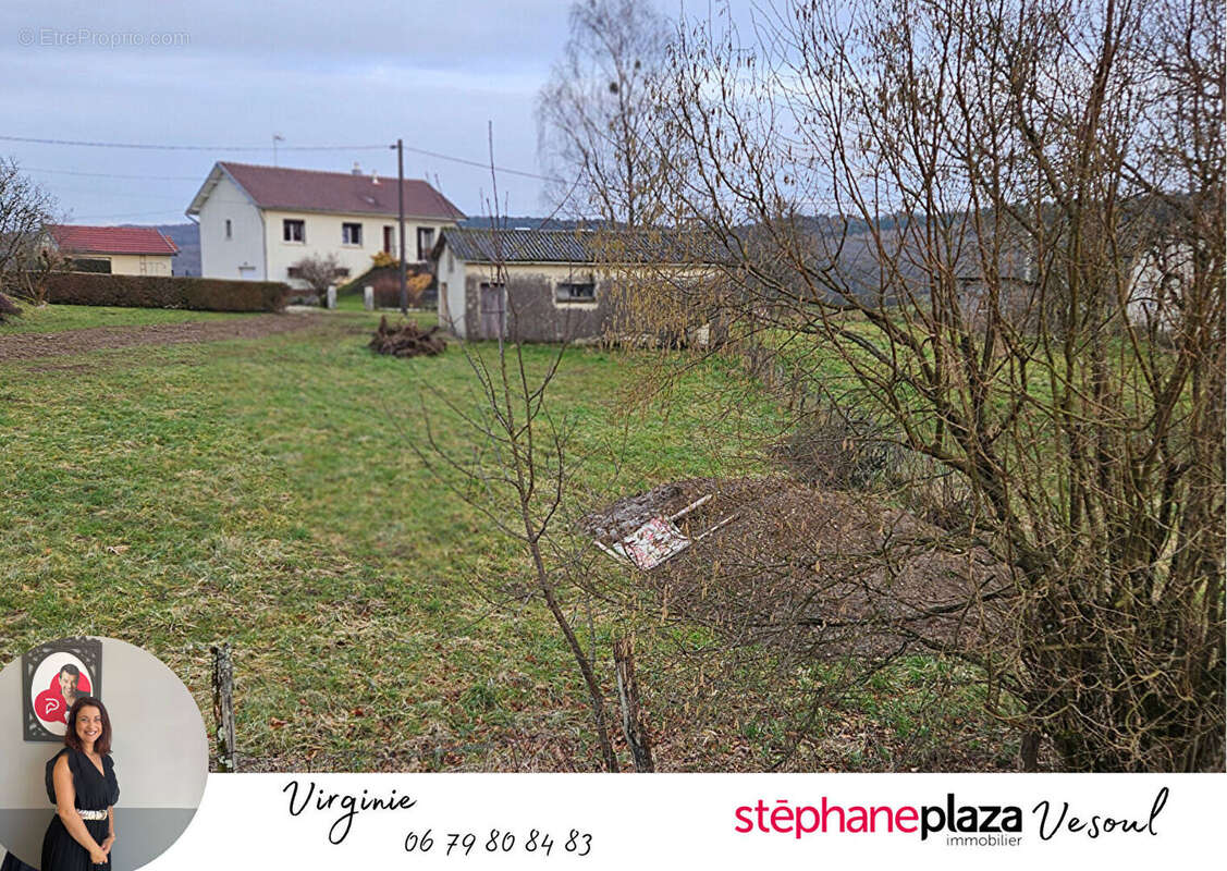 Terrain à VELLEFAUX