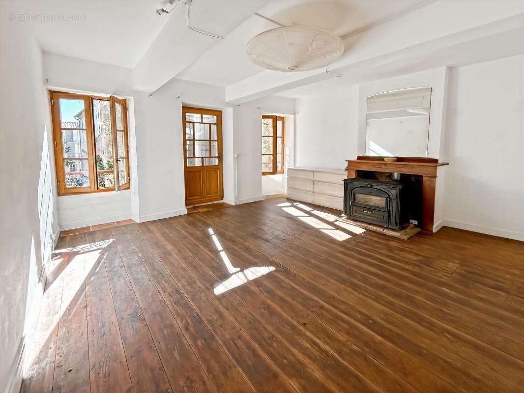 Maison à SAINT-CLAR