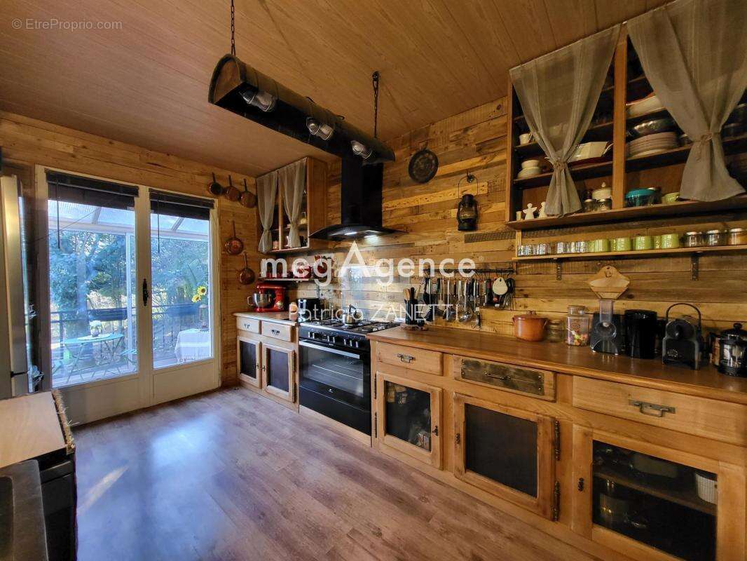 Maison à SAINT-BRES