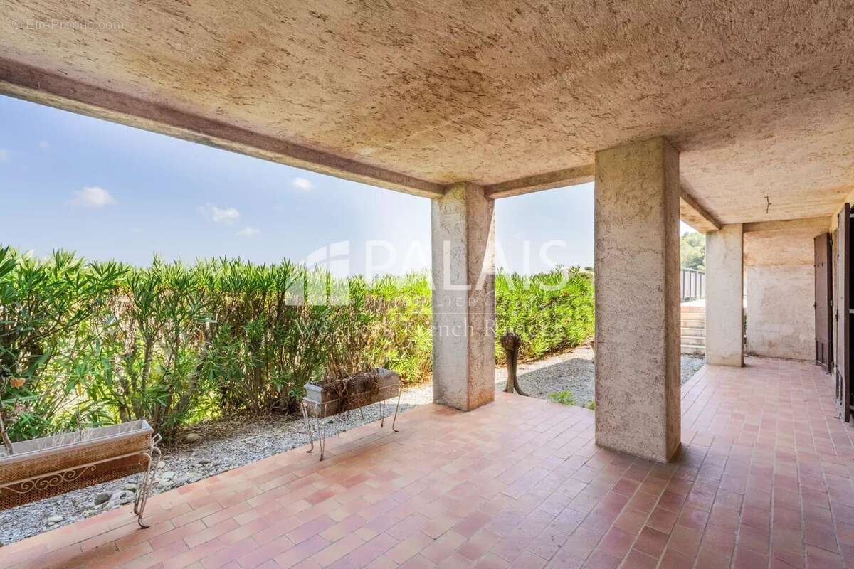 Maison - Saint-Laurent-du-Var -Les Pugets - photo 4