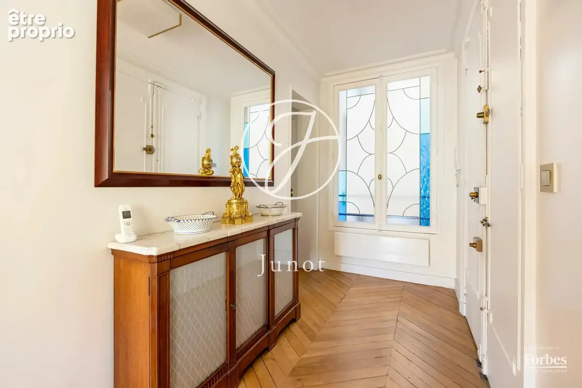 Paris 7e - GROS CAILLOU / BOSQUET - Appartement - 4 pièces - 106,21m² Carrez - 107,47m² au sol - 2 chambres - Vues sur monument - photo 13