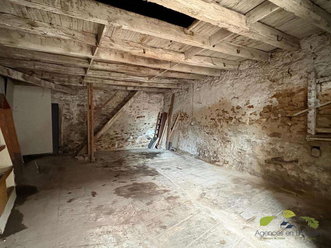 Maison à BUJALEUF