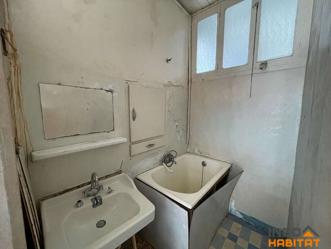 Maison de maître en pierres et dépendances - photo 5