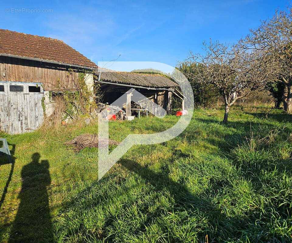 Maison à CHAILLEVETTE