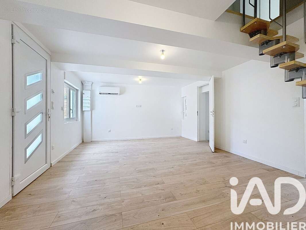 Photo 2 - Maison à ESQUENNOY