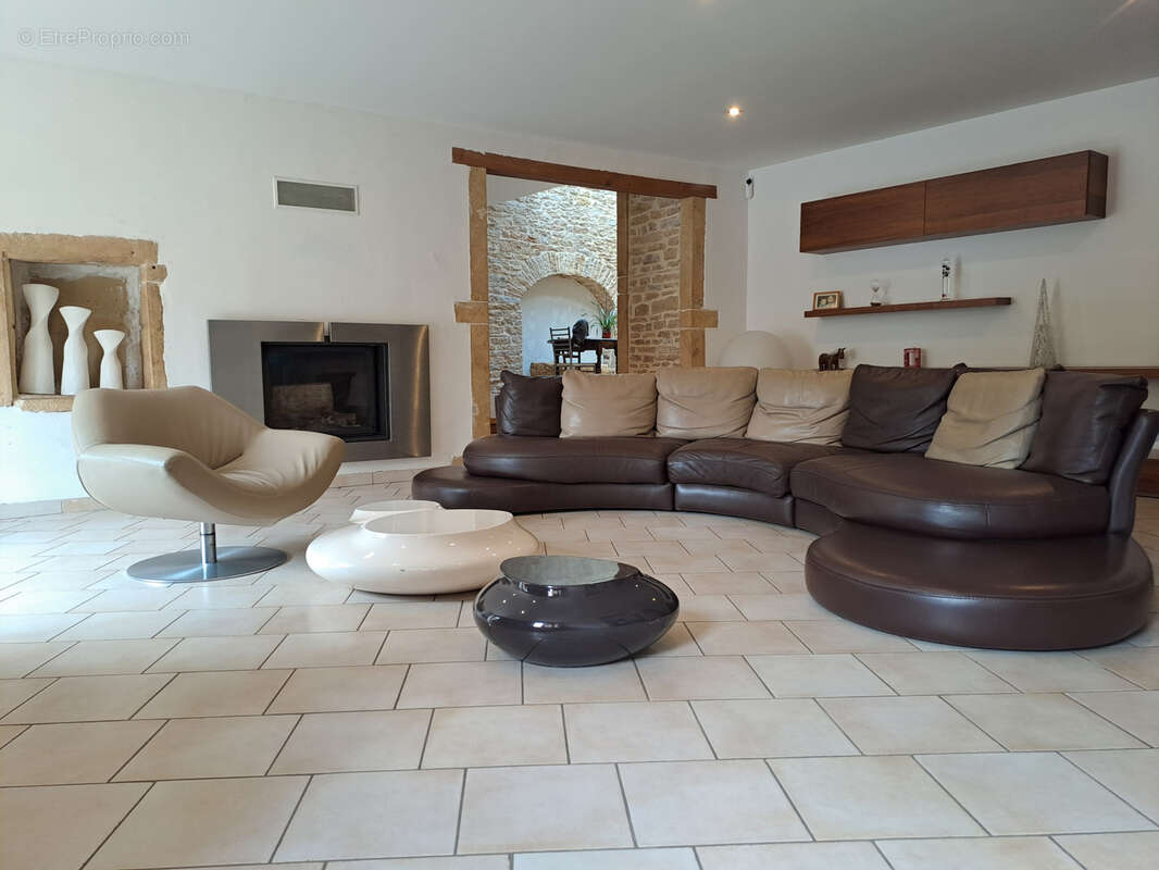 Maison à POLEYMIEUX-AU-MONT-D'OR