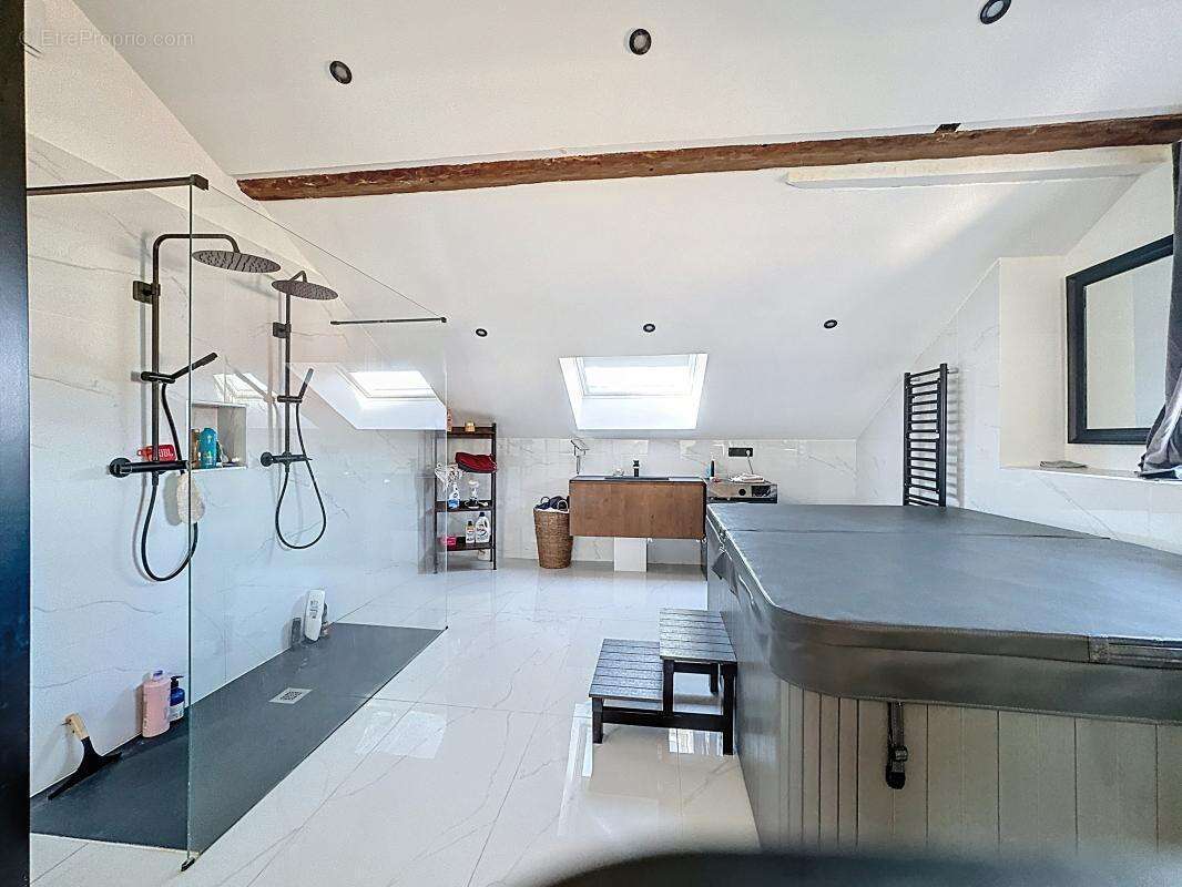 Appartement à SAINT-PIERRE-EN-FAUCIGNY