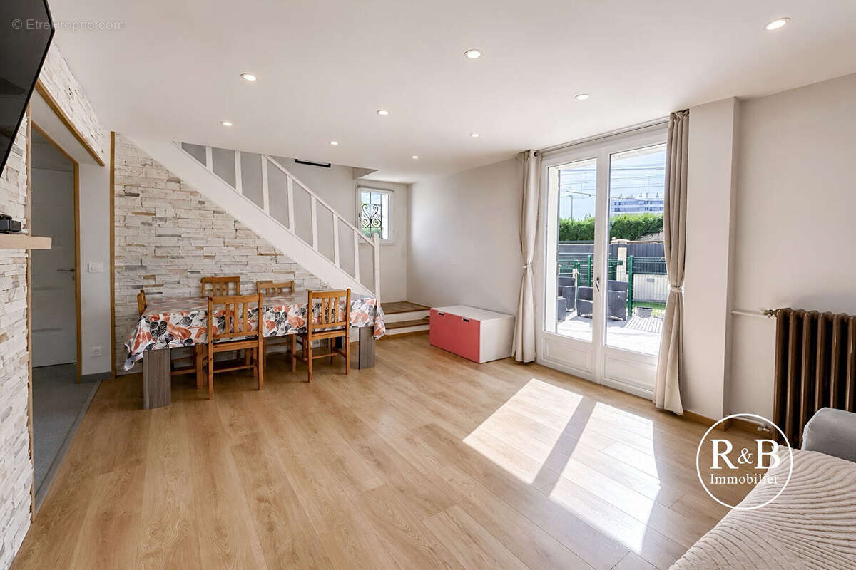 Maison Les Clayes Sous Bois 4 pièce(s) 74 m2 - photo 4