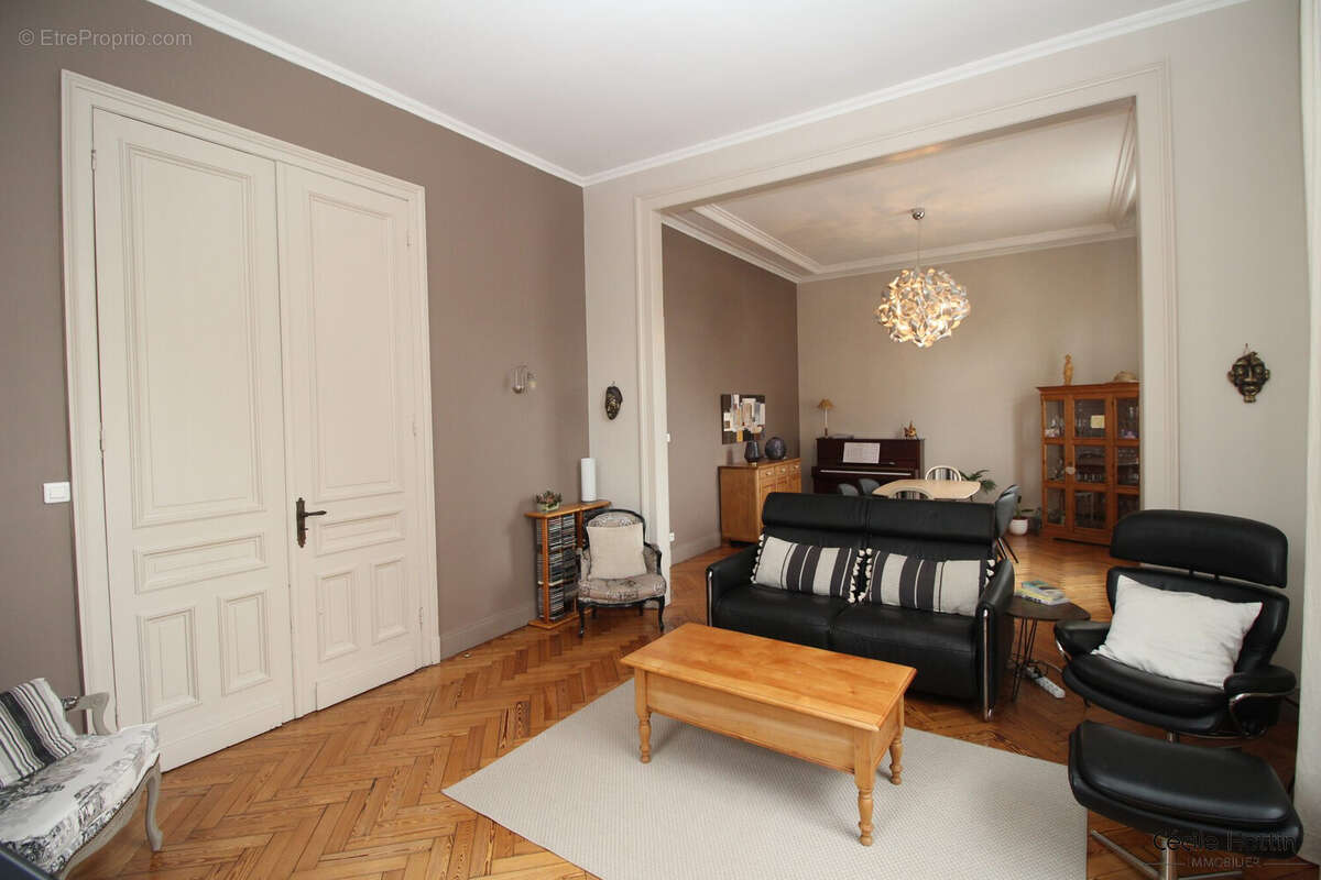 Maison 273 m² à Seclin  - photo 3