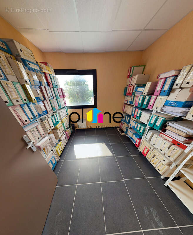 Commerce à COURRIERES