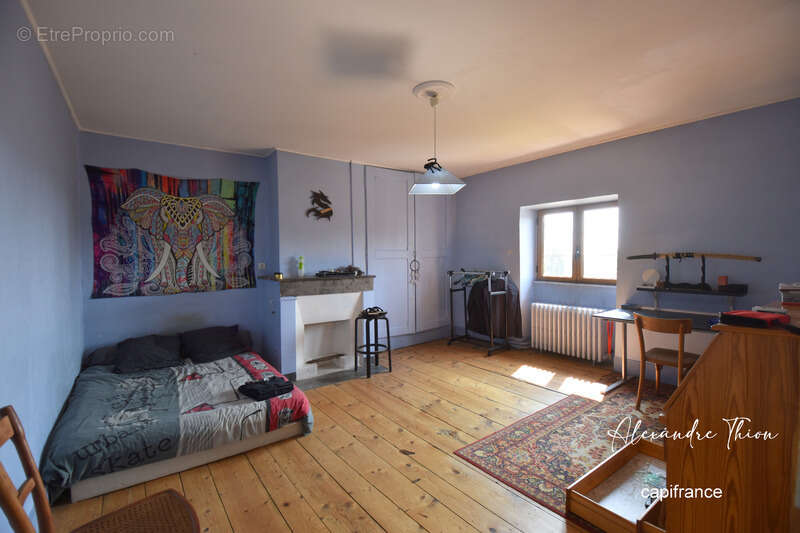 Maison à CHAZEY-SUR-AIN